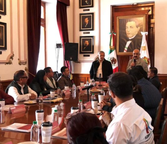 Samantha Sánchez se reúne con Ricardo Ahued